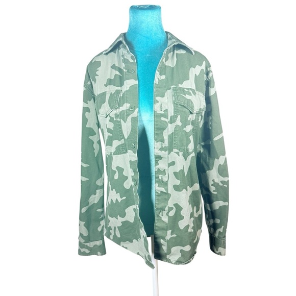 Free People Men’s XS Sage Green Camo Button-Up Denim Shirt - Picture 2 of 13